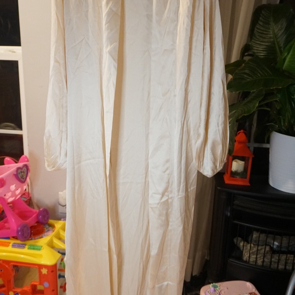 Silk robe with pants set - Picture 7 of 11